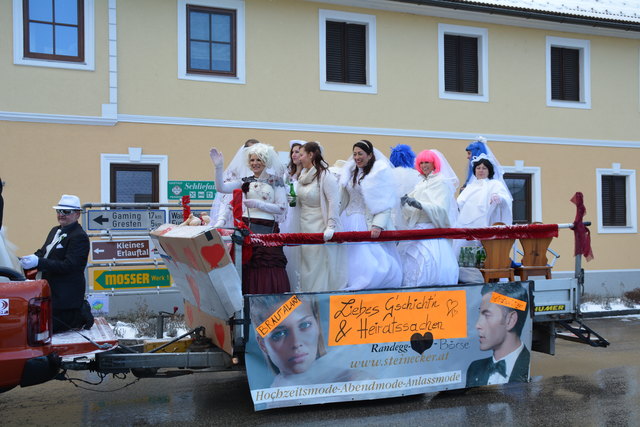 "Liebesgschichten - Heiratssachen" war das Thema der Firmen Steinecker und VW Pruckner.
