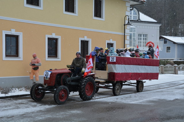 Der Randegger Musikverein zog musizierend durch den Ort.