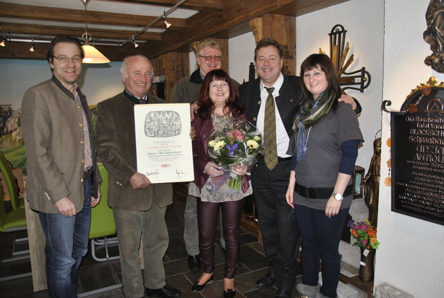 Peter Wachter, Johann und Olga Guggenberger, Andreas Mader, Martin Hirner und Angelika Guggenberger (v. l.).