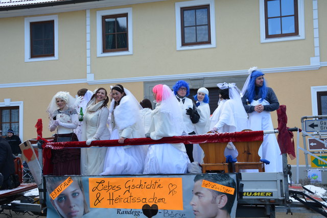 "Liebesgschichten - Heiratssachen" war das Thema der Firmen Steinecker und VW Pruckner.