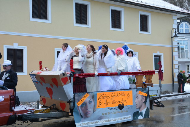"Liebesgschichten - Heiratssachen" war das Thema der Firmen Steinecker und VW Pruckner.