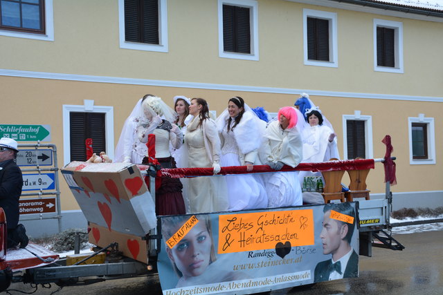"Liebesgschichten - Heiratssachen" war das Thema der Firmen Steinecker und VW Pruckner.