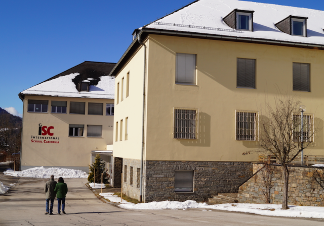 Die ehemalige Tourismusschule in Villach-Wollanig. Asylzentrum oder Platz für Häuslbauer?