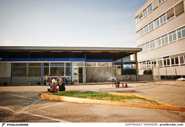 Picknick am Parkplatz | Foto: pixelkinder.com