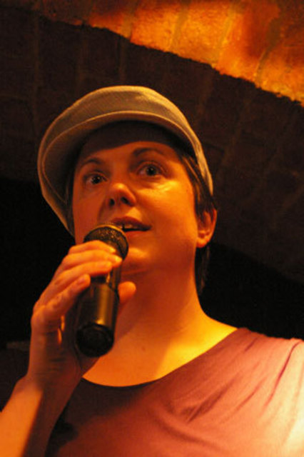 Mit "Mieze Medusa" startet die Poetry-Slam-Serie in das Jahr 2015. | Foto: Christian Schreibmüller