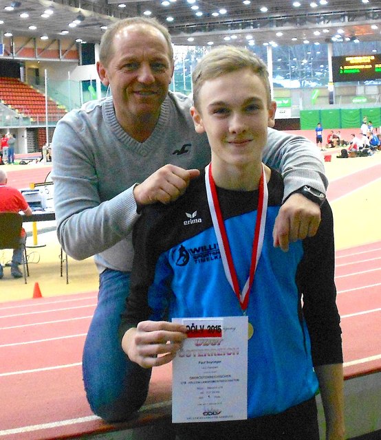 Landesmeister Paul Seyringer aus Gampern mit Trainer Andreas Hammertinger. | Foto: privat
