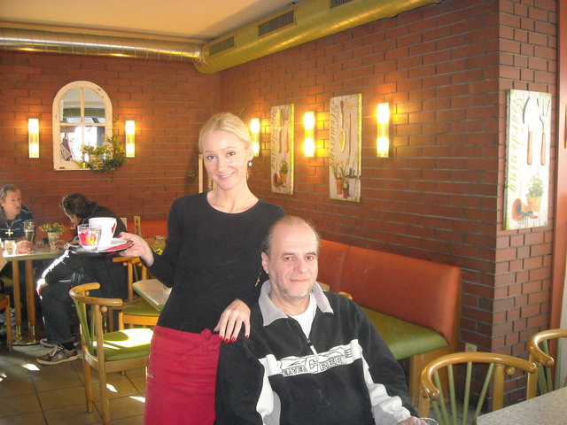 Erwin Jindra ist Stammgast bei "Boutique" und findet die Idee interessant, aber sieht sich nicht als Dichter. "Für meinen Kaffee zahle ich aber lieber."