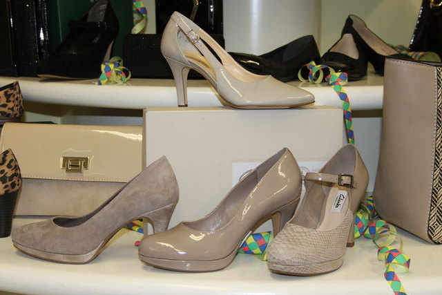 Pumps in Nude-Tönen werden in Lack, Rauhleder oder Nubuk getragen.