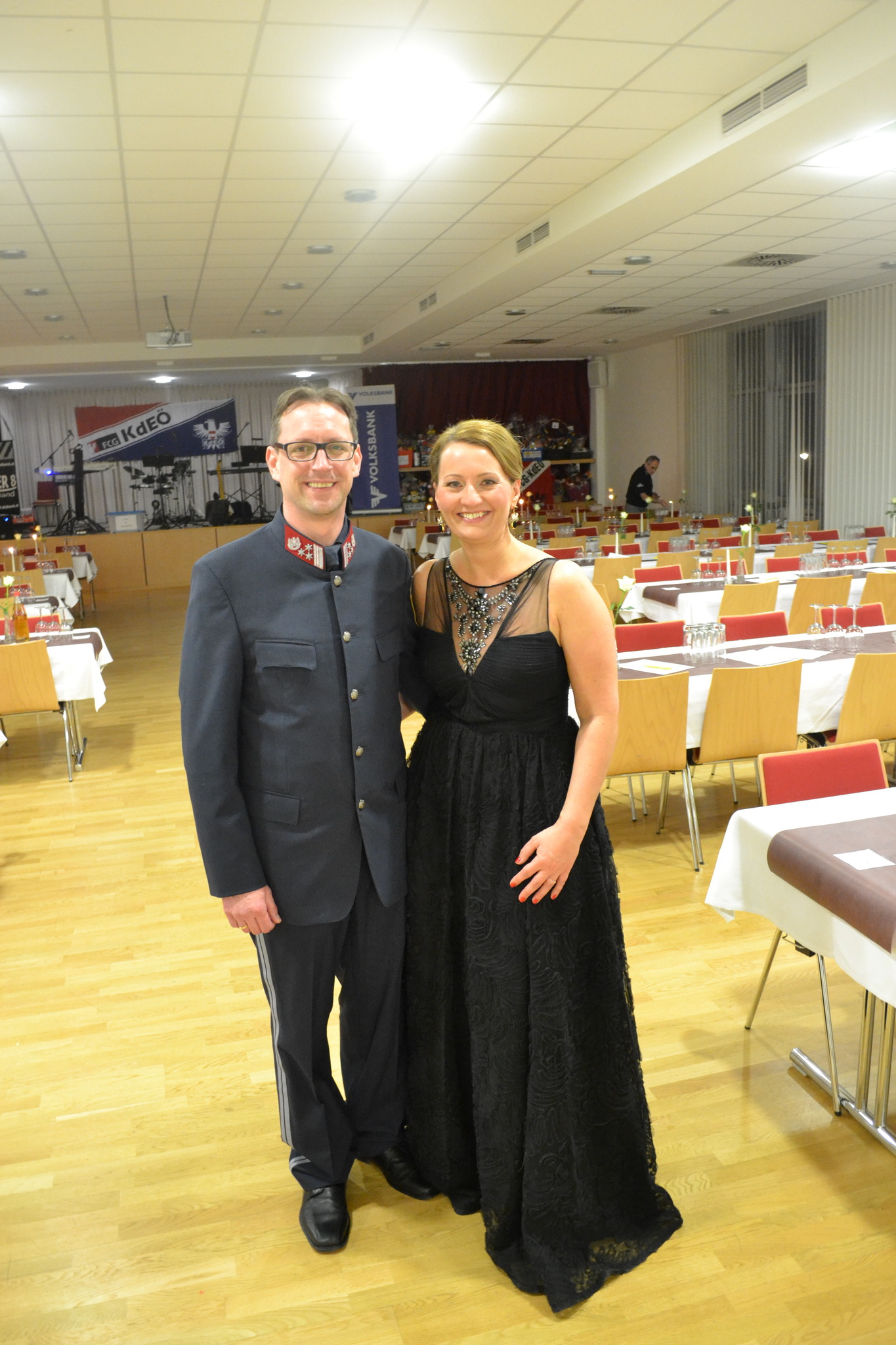 Eins, zwei, drei Alles Walzer bei der Polizei Gänserndorf