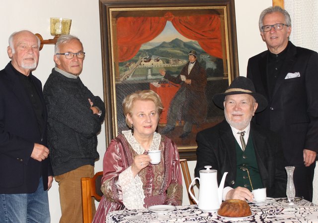 Texter Franz Gloser, Vortragender OSR Hans Schagerl, die Schauspieler Marianne Schragl und Dr. Berthold Panzenböck sowie Fördervereinsobmann KR Johann Schragl.