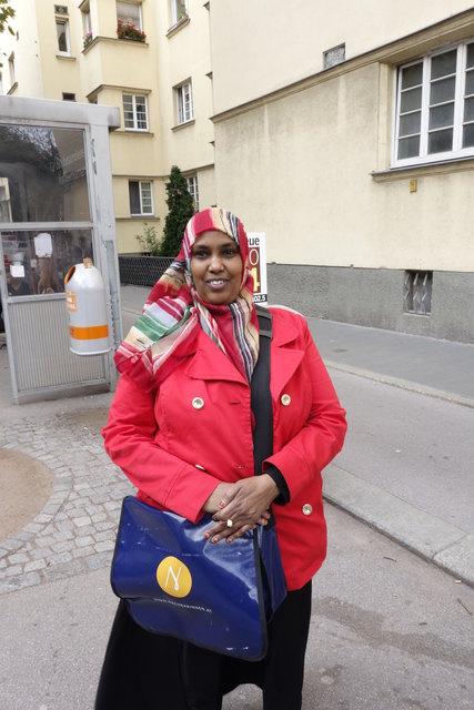 Asha Abdi Osman betreut mit 14 anderen Frauen Migranten- und Flüchtlingsfamilien.