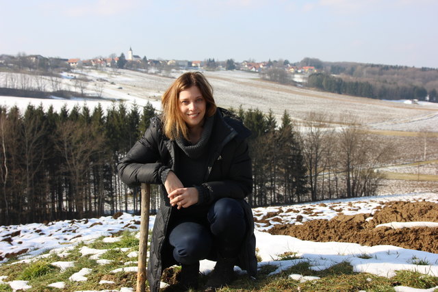 Der Blick geht weit bis nach Großmürbisch. Einer der Ruhepunkte von Saskia Jungnikl auf ihren Spaziergängen