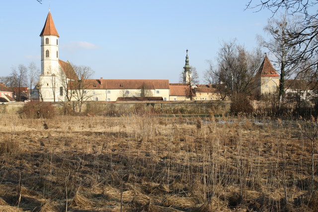 Bislang nur bedingt ein schöner Anblick: Das Äußere des Stadtgrabens soll sich aber schon bald ändern.