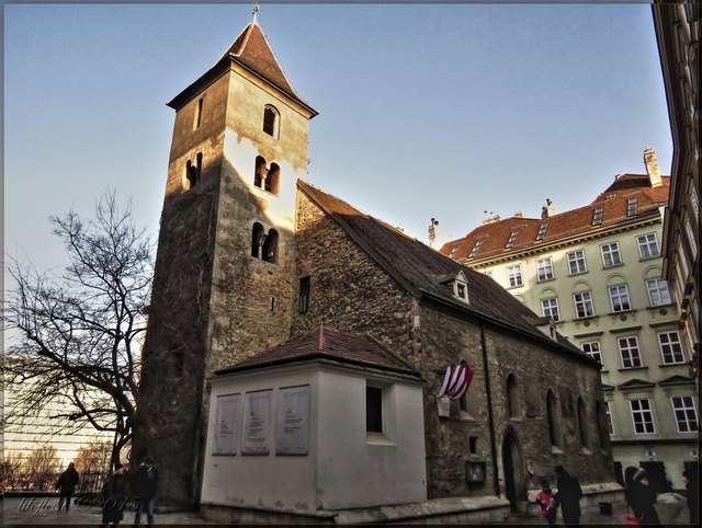 Die Ruprechtskirche, einst stand sie hoch über den Ufern des Donauarms, aus dem später der Donaukanal wurde
