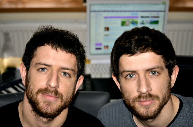 Die Rottenbacher Brüder Martin und Andreas Brunner drehen bereits seit zwölf Jahren an den Turntables.