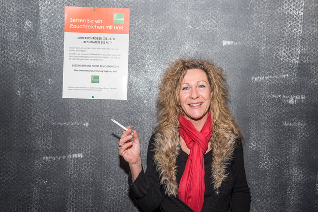 Bei Gastronomin Jacqueline Rotondo im "Café 11er" sind sowohl Raucher als auch Nichtraucher herzlich willkommen.