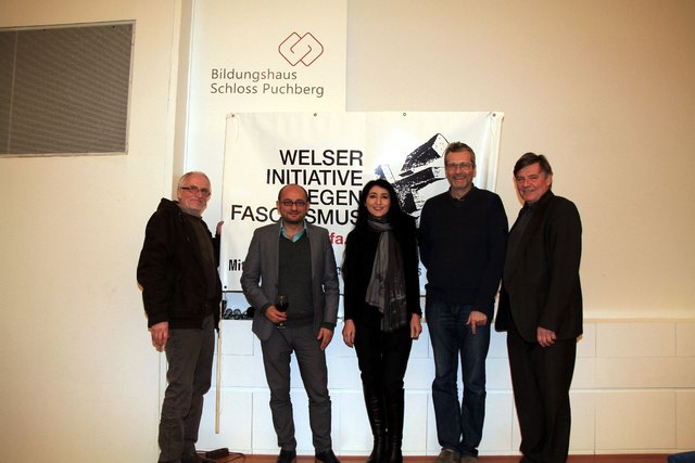 Antifa Vorsitzender Retzl, Regisseur Riahi, Moderatorin Bahcetepe, Veranstalter Stöbich und Achleitner. | Foto: Antifa Wels