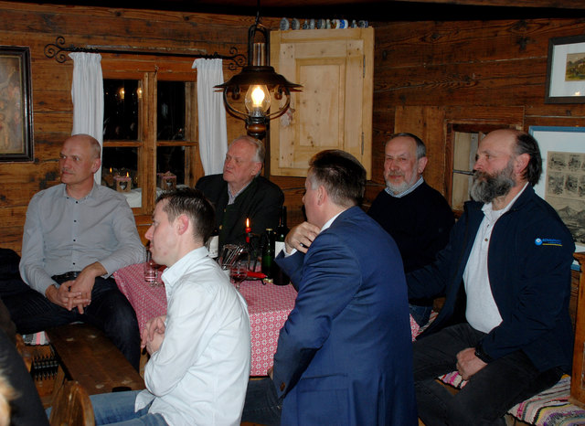 GF Erler (Firma Bonnevit), Bgm. Knapp (Strass), Dr. Richard Hussl (IG Inntal), Enthofer („Wasserfischer" Strass), Architekt Eder (Buch), Mauracher (St. Gertraudi)