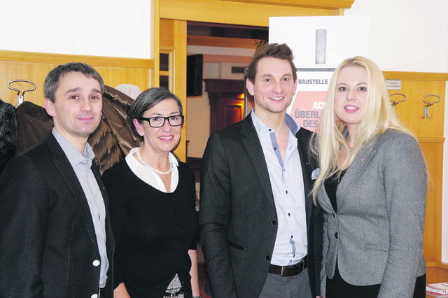 Corinna Lindinger (r.) mit ihren Stellvertretern sowie der Vortragenden Gabriella Herzog. | Foto: Junge Wirtschaft Linz-Land