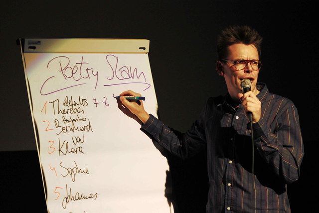 Markus Köhle übernimmt die Moderation beim Poetry Slam in Stainach. | Foto: CCW