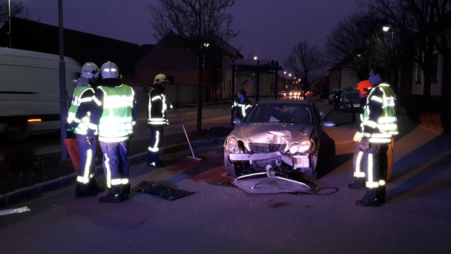 Die Feuerwehr rückte in Weiden am See zum Einsatz aus. | Foto: Rainer Enz