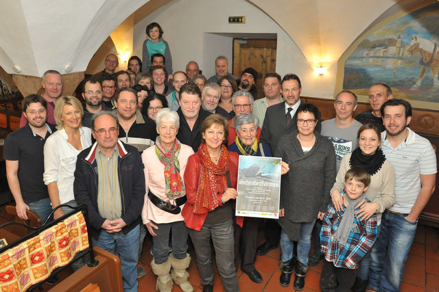 Obfrau Claudia Lugger mit ihrem Ensemble in Rattenberg. | Foto: Grießenböck