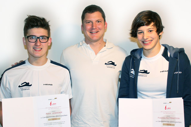 Franziska Ruttenstock und Patrik Lenzeder (l.), im Bild mit Trainer Robert Schurm, zählen zum Favoritenkreis. | Foto: SV Vöcklabruck