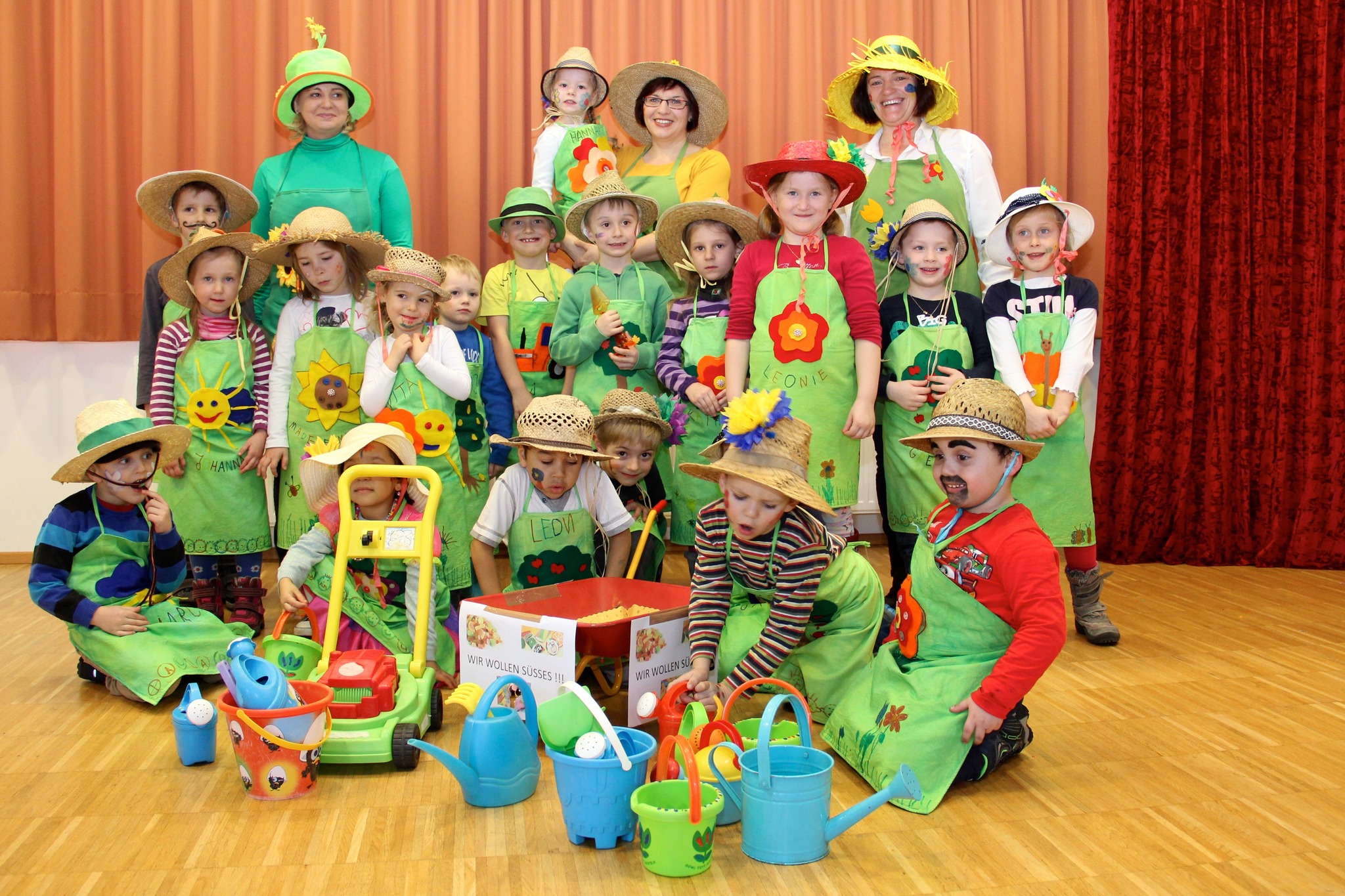Fleißige Gärtner beim Kinderfasching in Traberg Rohrbach
