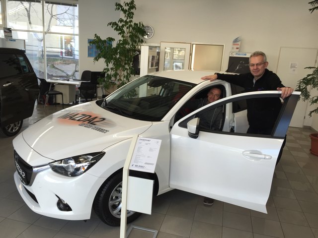 Bei der Hausmesse der Firma Bennewitz am 20 und 21 Februar konnten sich die Besucher bei Thomas Bennewitz und Wolfgang Klima über den neuen Mazda 2 informieren.