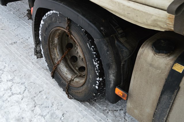 Die "Schneeketten" des kroatischen Fahrers. | Foto: Franz Schimanko