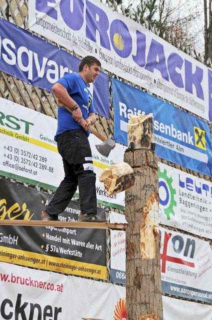 Hoch hinaus kommen die Profi-Holzfäller bei den Bewerben. | Foto: Privat