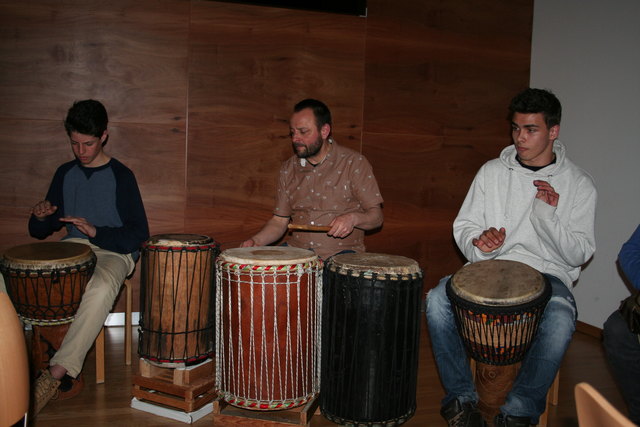 -`NGOLA JAMMERS- unter der Leitung von Martin Handle