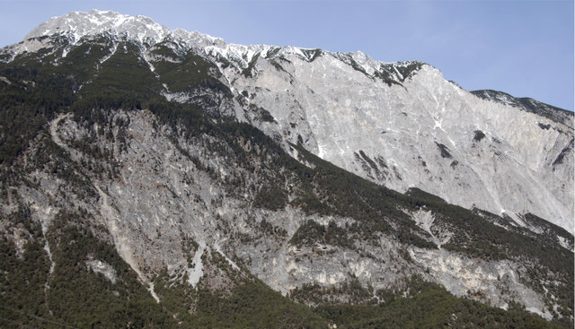 Die obersten Geologen des Landes präsentieren den Tschirgantbergsturz in neuem Lichte. | Foto: H. Plattner