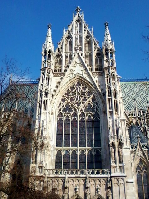 ...das Seitenfenster der Votivkirche gefiel mir besonders!