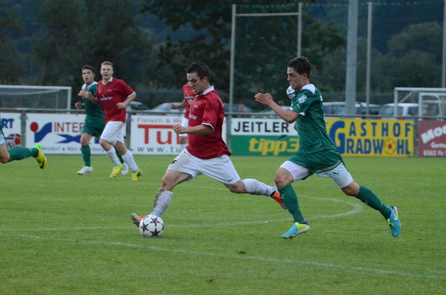 Patrick Maier (l.) schoss Ilz mit zwei Treffern zum Sieg gegen Hartberg II. | Foto: KK