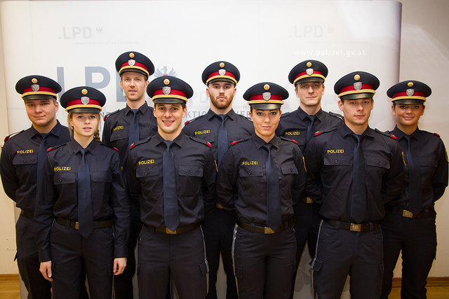Verstärkung für die Grazer Polizei: 1. Reihe von links: Michaela Sinnitsch, Tobias Luger, Melissa-Anna Koller und Sascha Deutsch
2. Reihe von links: Patrick Posch, Markus Schober, Roland Neundlinger, Hannes Karl Dampfhofer und Romana Valan | Foto: Polizei