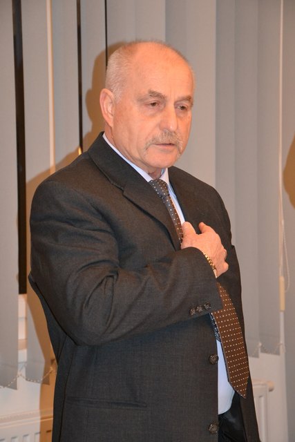 Karl Immervoll sprach den Text des Gelöbnisses und leitete die Sitzung bis zur Wahl des Bürgermeister