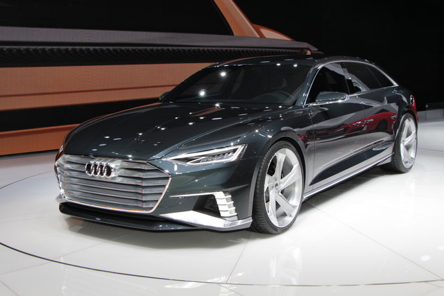Audi Prologue Avant: Audi hat die Designstudie Prologue weiterentwickelt. Neu beim 5,11 Meter langen Prologue Avant ist der Plug-in-Hybridantrieb mit 335 kW/455 PS starkem Doppel aus V6-Diesel und Elektromotor, der bald in Audis SUV-Flaggschiff Q7 zum Einsatz kommen wird. Die Prologue-Studien geben einen Vorgeschmack auf das zukünftige Markendesign von Audi. | Foto: Karl Künstner