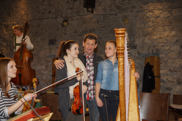 Harfonie (Nora und Hanna) mit Franz Posch