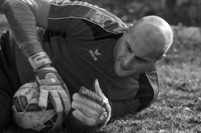 Einsergoalie Andi Michl beim Aufwärmen vor dem Match.