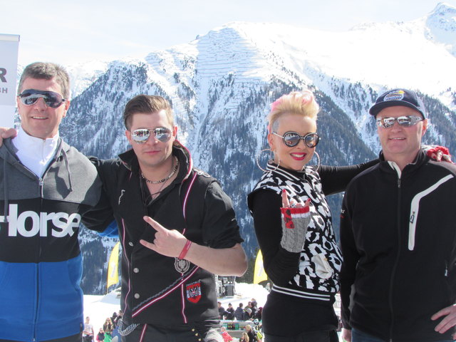 Bgm. Helmut Ladner, der "Wadltreiber" Dominik Leitold, Hannah und Geschäftsführer Andreas Kleinheinz.