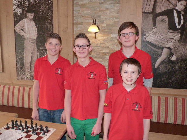 Die Drittplatzieren aus dem Hausruckviertel:
Maximilian Weidenholzer, Josef Groissböck, Johannes Angermayr, Mannschaftsführer Daniel Märzendorfer (2. Reihe)