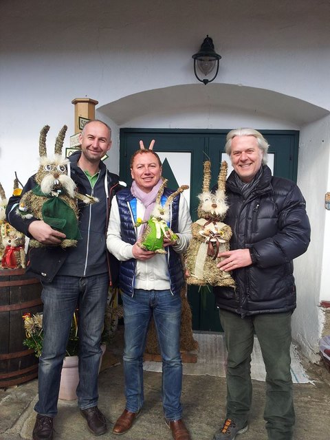 Kürzlich hat der Wetter-Pauli auch die Oster-Ausstellung bei Farmer-Rabensteiner in Bad Gams besucht.