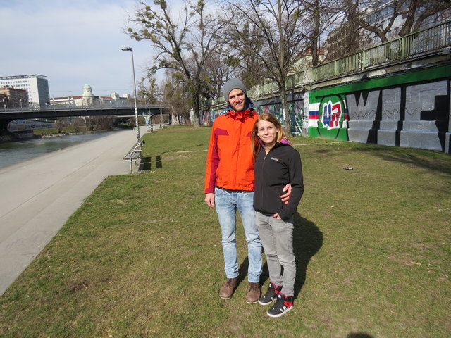 Anrainer Andreas Verdorfer und Katharina Litschauer sehen im neuen Beach-Club eine Belebung des Donaukanals.