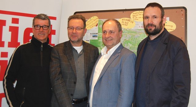 Fritz Unterwieser (Bv.-Stellvertreter, SPÖ), Christof Schremmer (ÖIR), Moderator Harald Höckner, Christian Pichler (AK Wien), v.l. | Foto: B. Pfeiffer