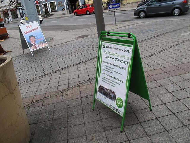 Gesichter und Schlagworte regen an, es genauer wissen zu wollen