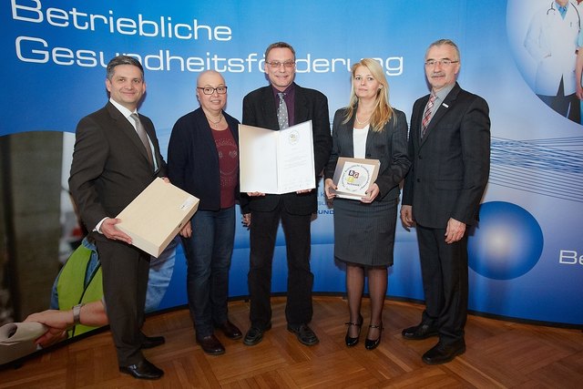 Bildtext Hanno-Werk GmbH&Co KG: Gesundheitslandesrat Ing. Maurice Androsch, Gesundheitsministerin Dr. Sabine Oberhauser, Ing. Wolfgang Wodak, Birgit Zeman, NÖGKK-Obmann-Stv. KR Michael Pap (v.l.n.r.) | Foto: APA/Preiss