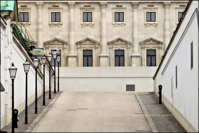 Über diese Rampe geht's von der Hanuschgasse zur  Albertina
