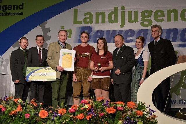 Gold für Weinburg: Landesobmann Harald Hochedlinger, Mag. Franz Kattner (Raiffeisen Holding), Landesrat Dr. Stephan Pernkopf, Stefan Posseth, Julia Bernert, Präsident Ök.-Rat, Abg. NR Ing. Hermann Schultes, ehem. Landesleiterin Verena Hainzl, Aufsichtsratvorsitzenden DI Dr. Johann Lang (Raiffeisen Ware Austria) | Foto: privat