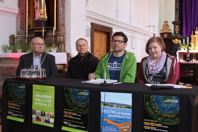 Klemens Hager, Helmut Kolnberger, Johann E. Marckhgott und Hanna Howorka stellten das Projekt JugendKirche vor. | Foto: Hager